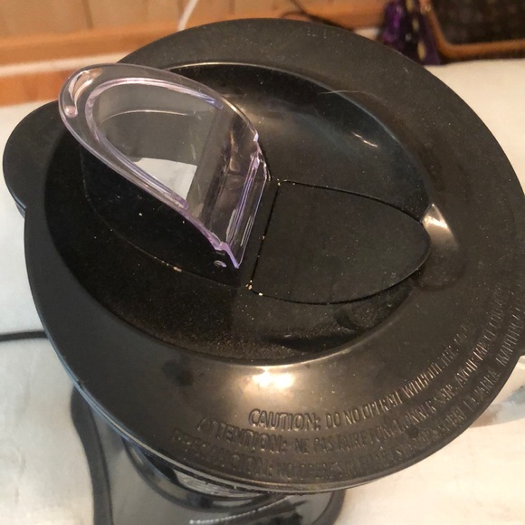 Hamilton Beach Blender! Just in time for summer! - Picture 4 of 4